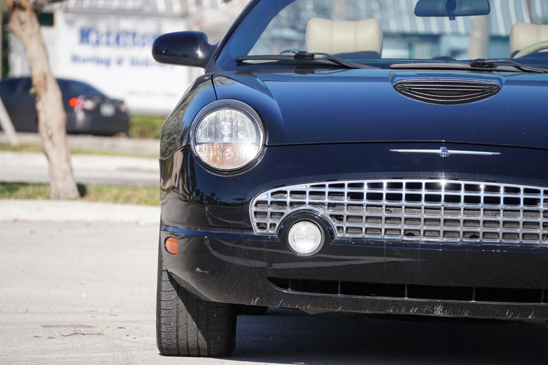 2004 Ford Thunderbird 11th Gen - Image 13 of 31