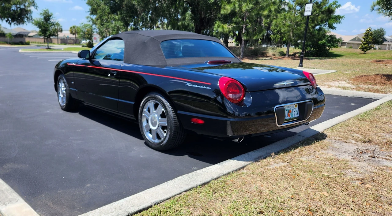 2004 Ford Thunderbird 11th Gen - Image 12 of 31