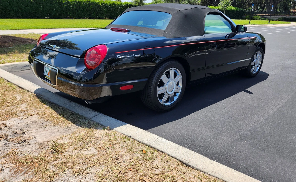 2004 Ford Thunderbird 11th Gen - Image 13 of 31