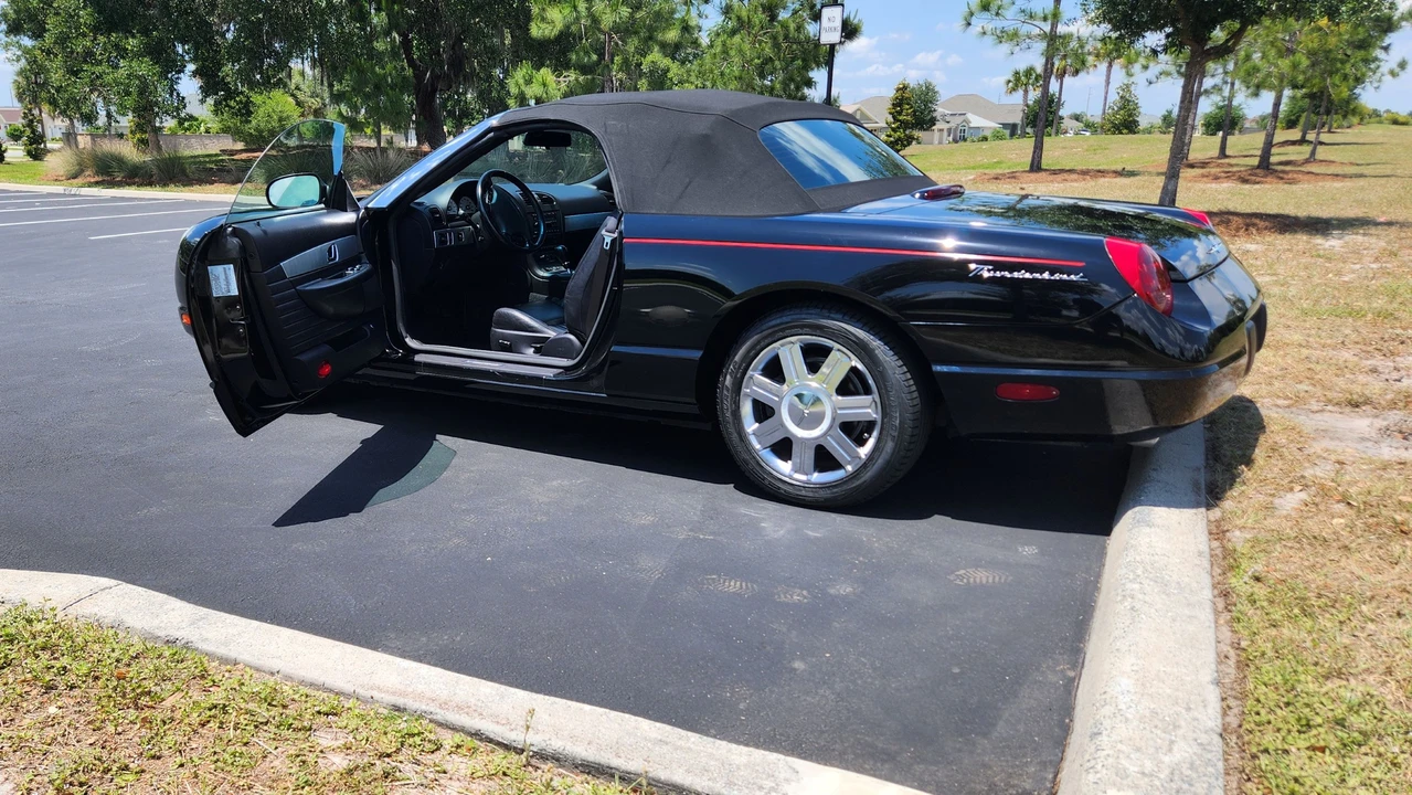 2004 Ford Thunderbird 11th Gen - Image 17 of 31