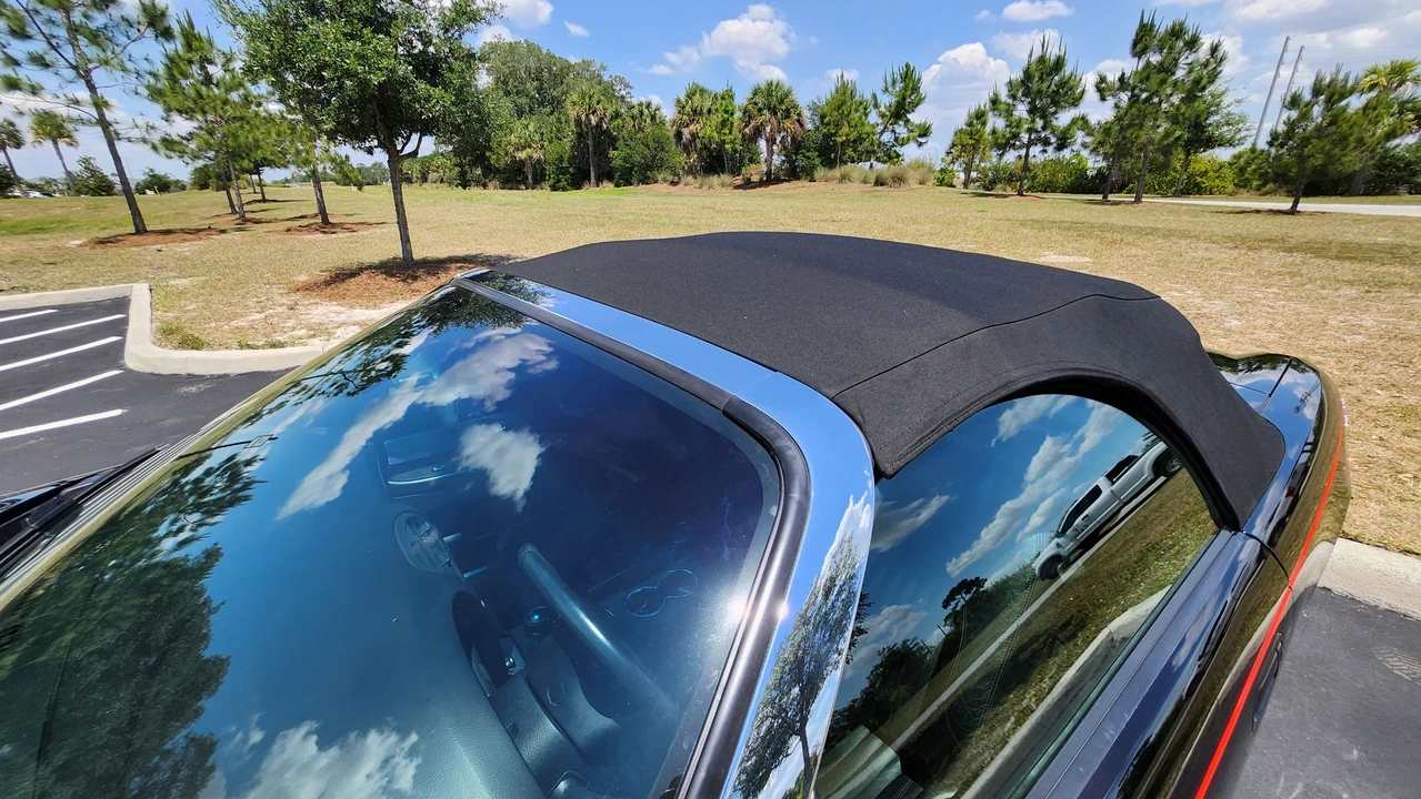 2004 Ford Thunderbird 11th Gen - Image 24 of 31
