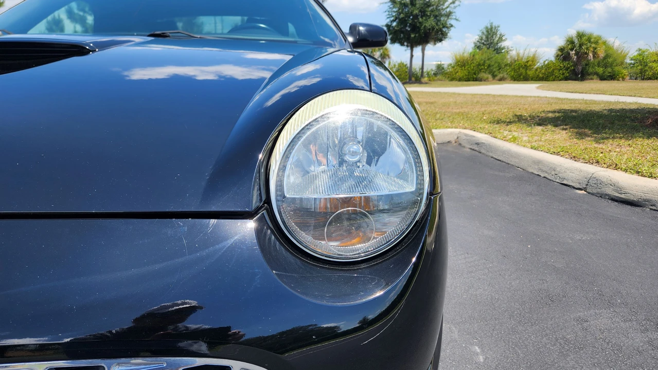 2004 Ford Thunderbird 11th Gen - Image 26 of 31
