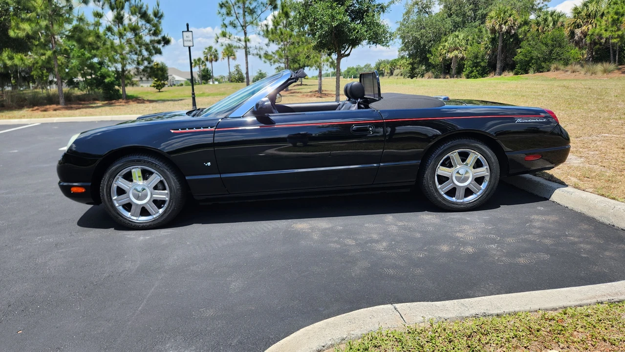 2004 Ford Thunderbird 11th Gen - Image 9 of 31