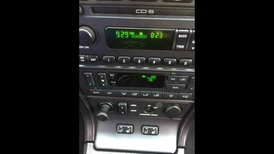 2004 Ford Thunderbird 11th Gen - Image 6 of 12