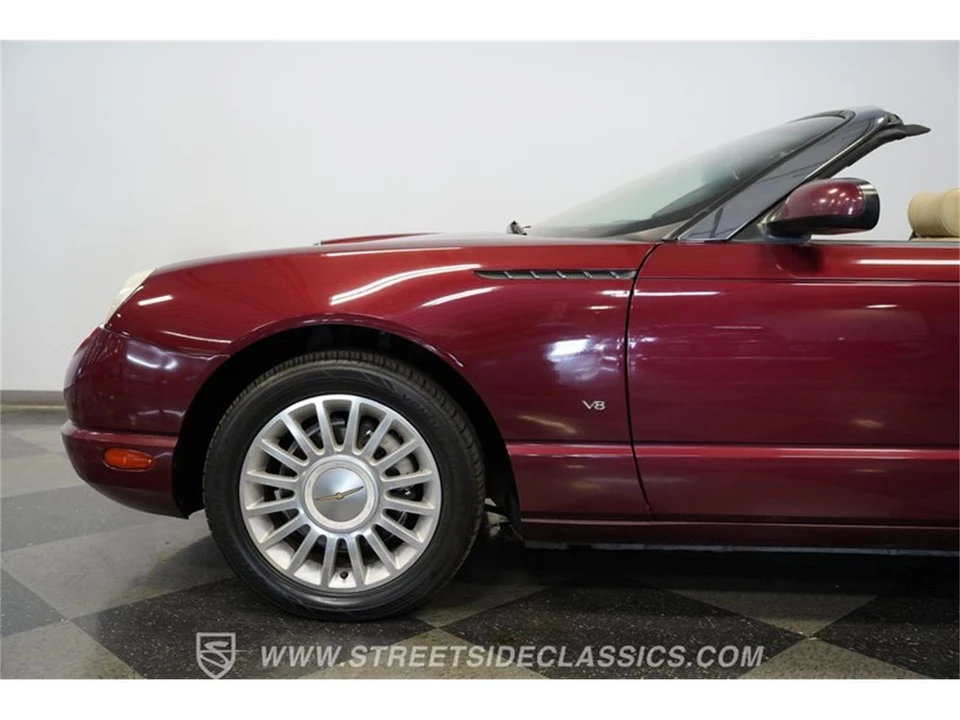 2004 Ford Thunderbird 11th Gen - Image 28 of 31