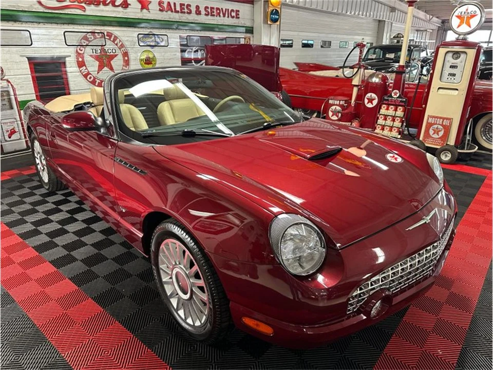 2004 Ford Thunderbird 11th Gen - Image 2 of 31