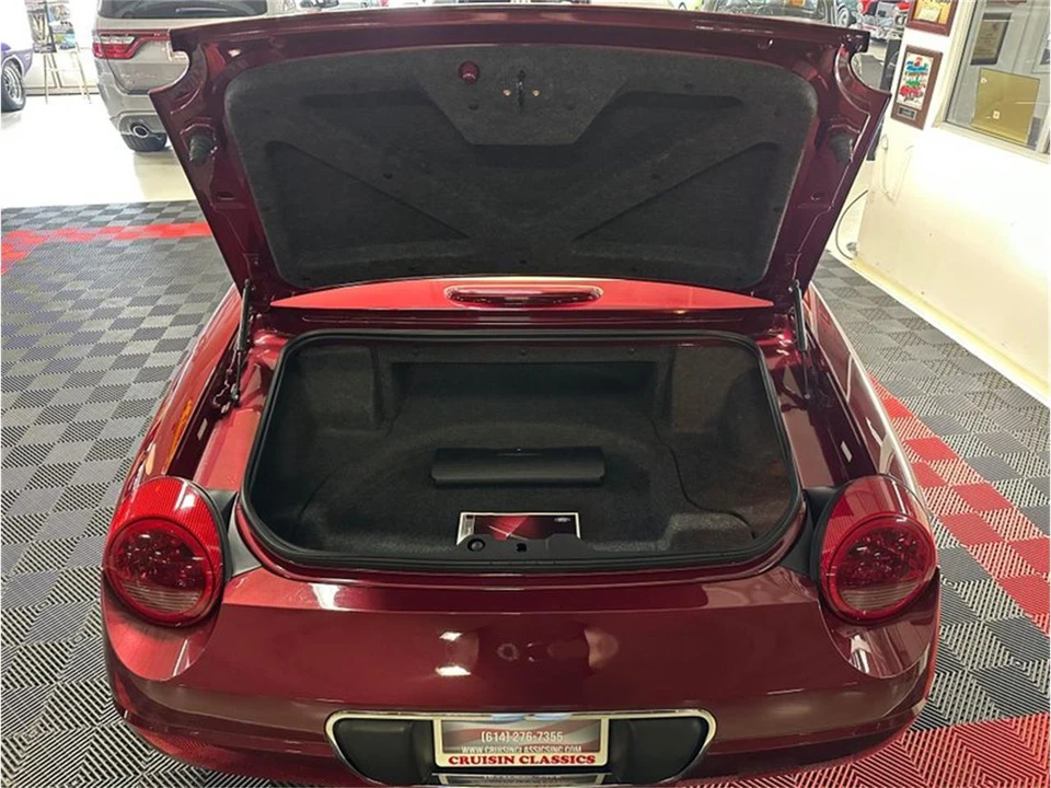2004 Ford Thunderbird 11th Gen - Image 27 of 31