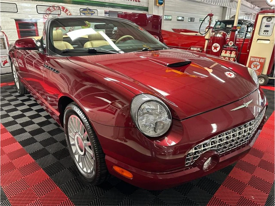 2004 Ford Thunderbird 11th Gen - Image 3 of 31