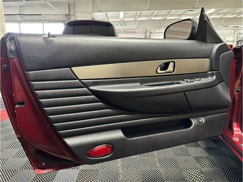 2004 Ford Thunderbird 11th Gen - Image 15 of 31