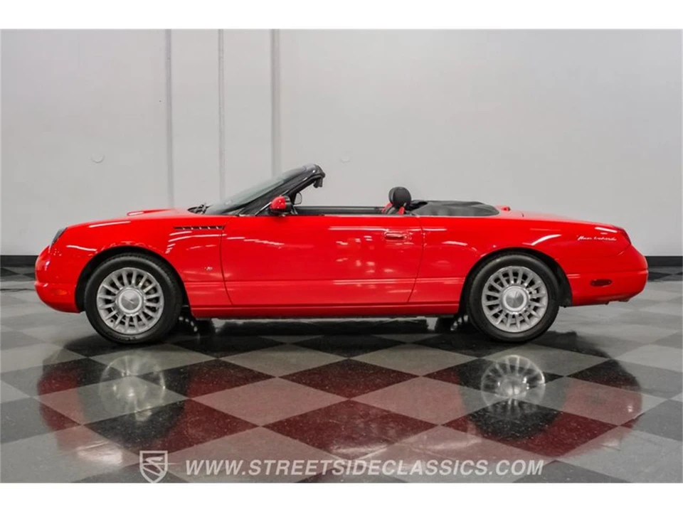 2004 Ford Thunderbird 11th Gen - Image 2 of 31