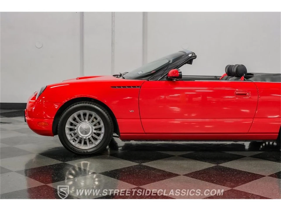 2004 Ford Thunderbird 11th Gen - Image 27 of 31