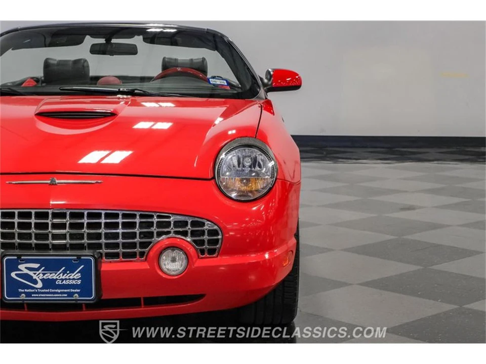 2004 Ford Thunderbird 11th Gen - Image 24 of 31
