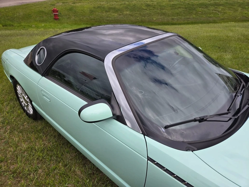 2004 Ford Thunderbird 11th Gen - Image 15 of 21