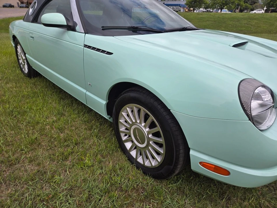 2004 Ford Thunderbird 11th Gen - Image 13 of 21