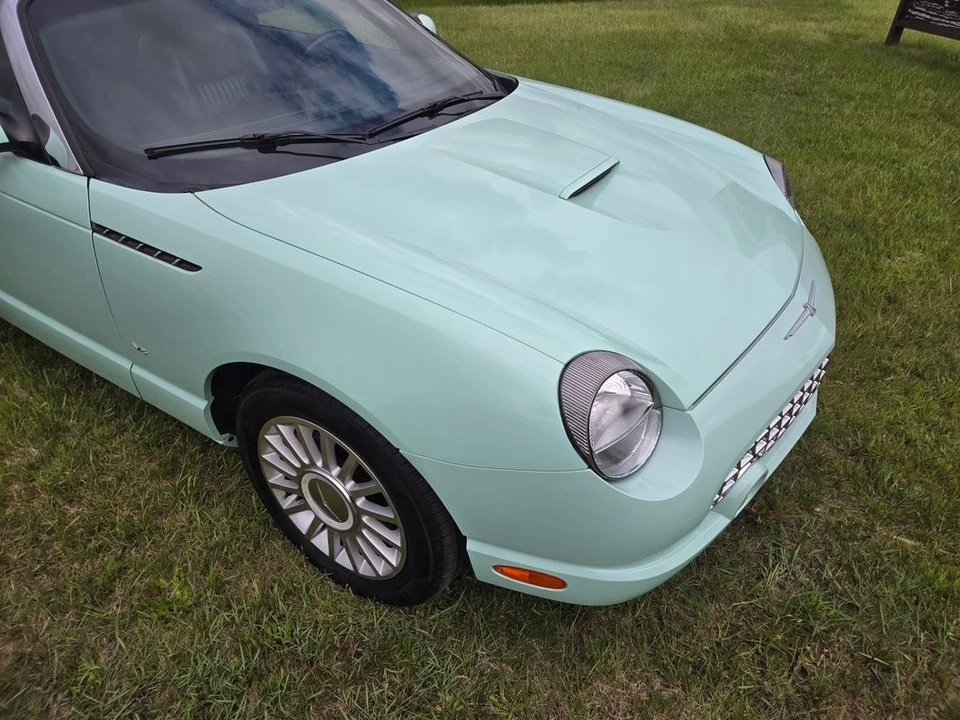 2004 Ford Thunderbird 11th Gen - Image 14 of 21