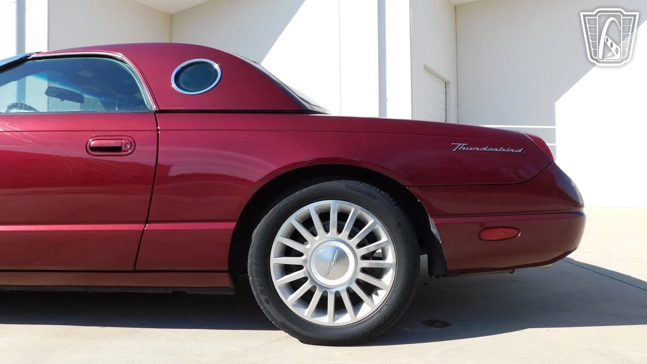 2004 Ford Thunderbird 11th Gen - Image 16 of 21