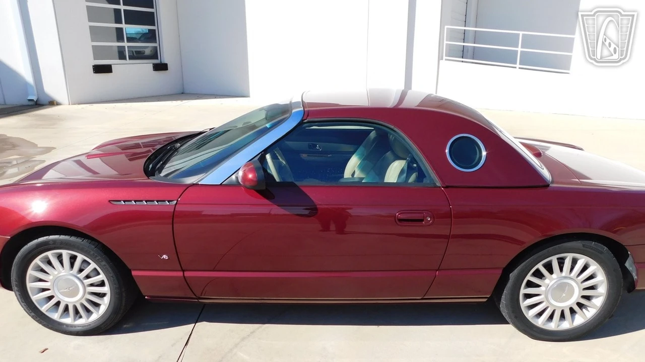 2004 Ford Thunderbird 11th Gen - Image 14 of 21