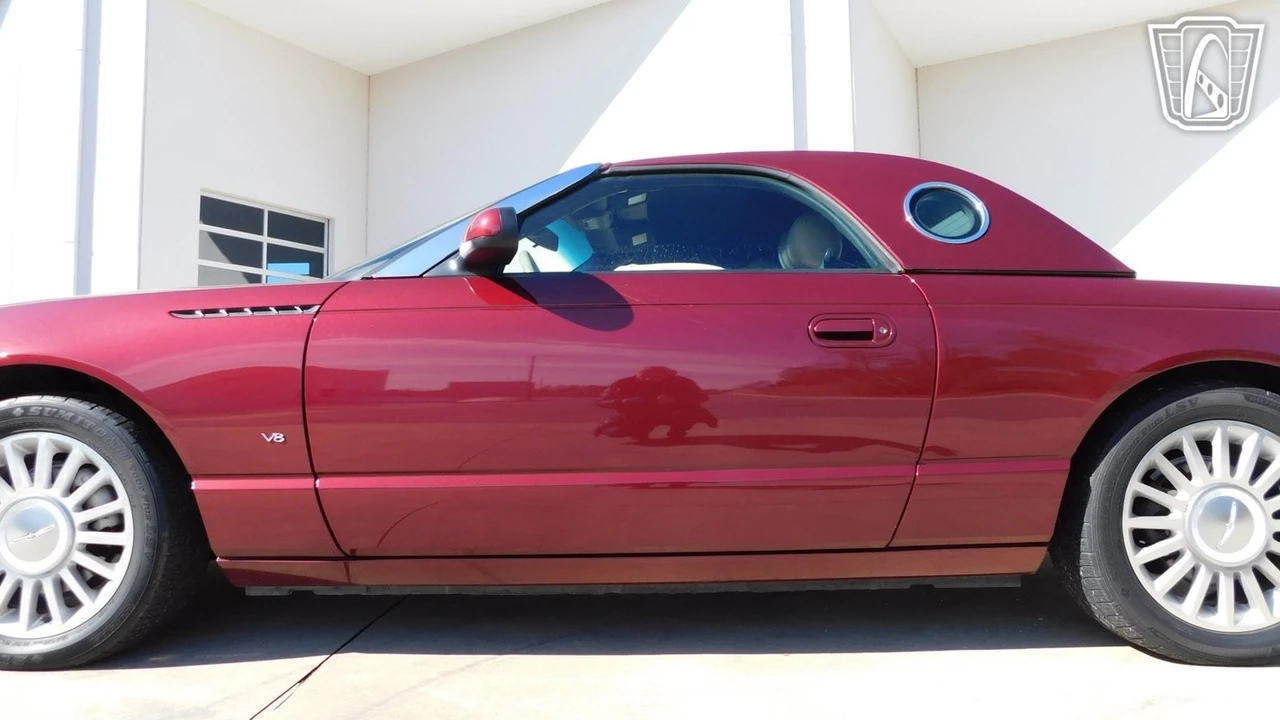 2004 Ford Thunderbird 11th Gen - Image 12 of 21