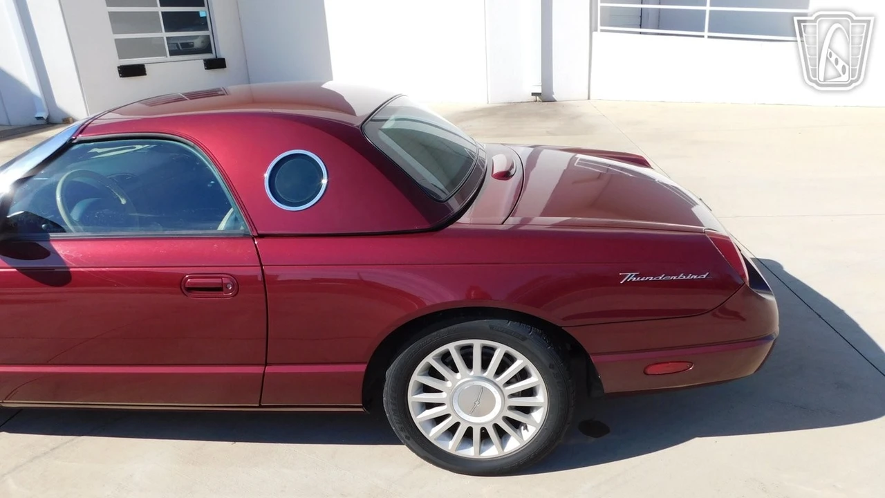 2004 Ford Thunderbird 11th Gen - Image 17 of 21