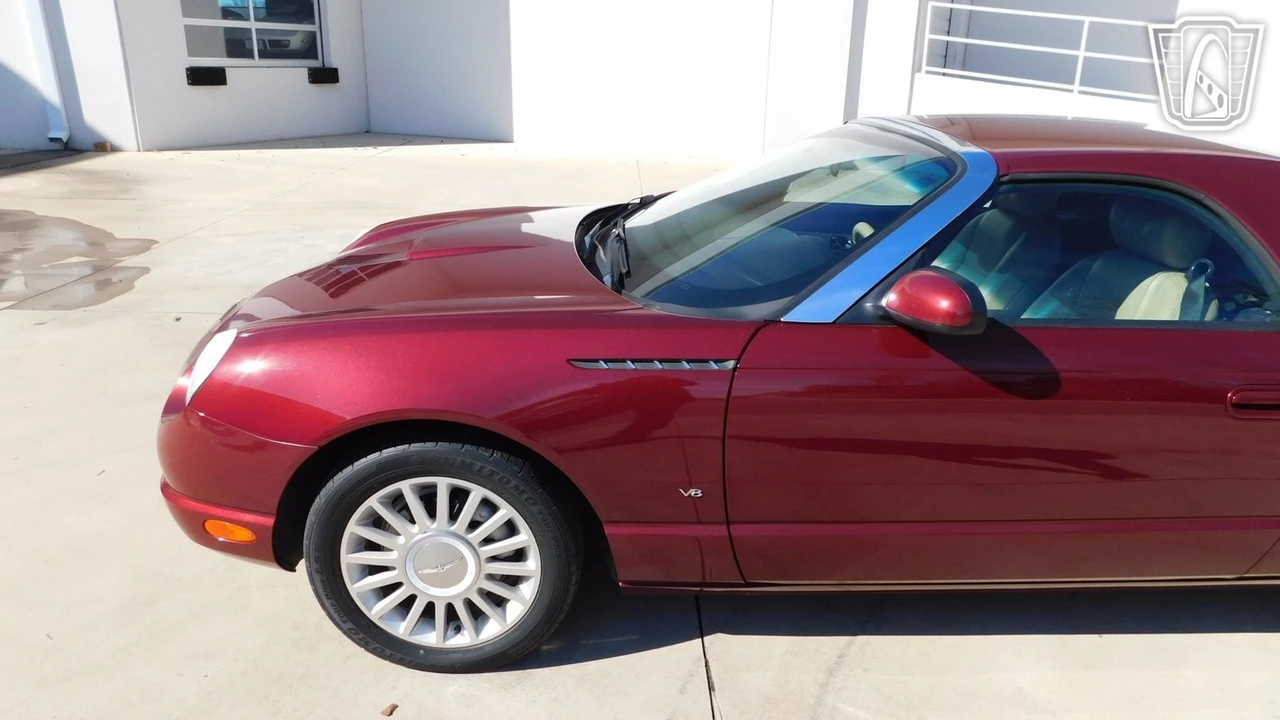 2004 Ford Thunderbird 11th Gen - Image 11 of 21