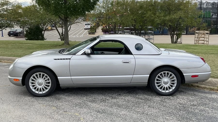 2004 Ford Thunderbird 11th Gen - Image 2 of 10