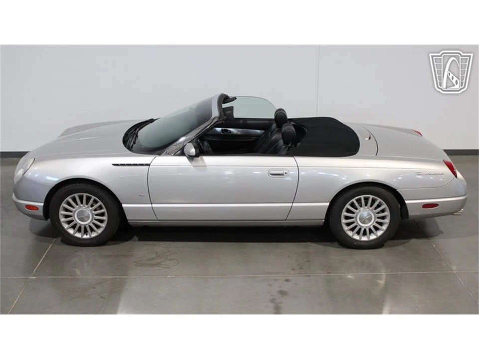 2004 Ford Thunderbird 11th Gen - Image 11 of 31