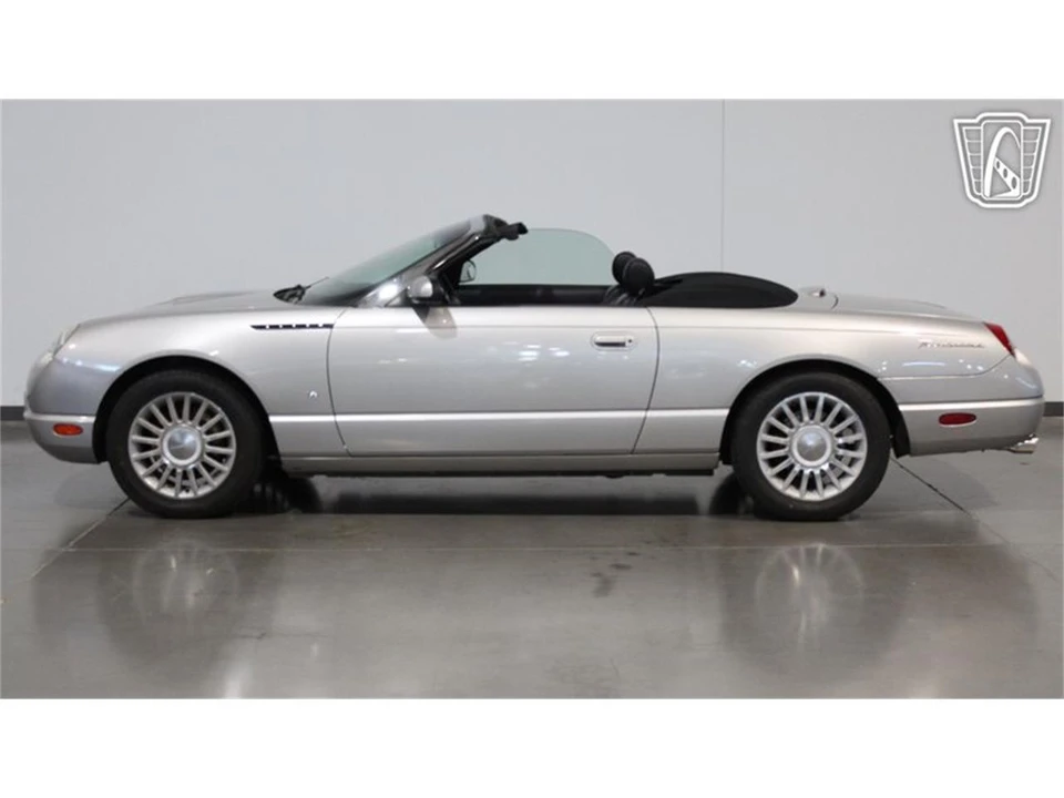 2004 Ford Thunderbird 11th Gen - Image 27 of 31