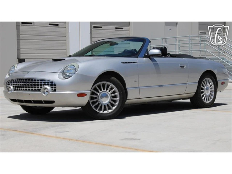 2004 Ford Thunderbird 11th Gen - Image 2 of 31