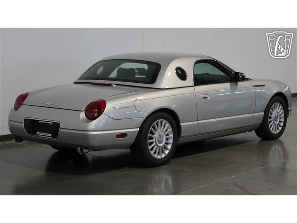 2004 Ford Thunderbird 11th Gen - Image 24 of 31
