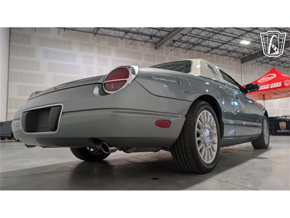 2004 Ford Thunderbird 11th Gen - Image 16 of 31
