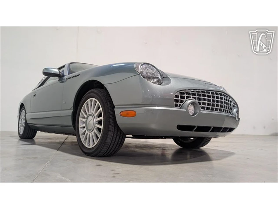 2004 Ford Thunderbird 11th Gen - Image 22 of 31