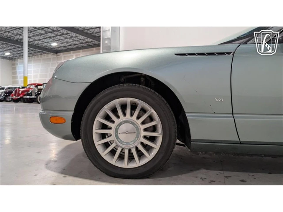 2004 Ford Thunderbird 11th Gen - Image 27 of 31
