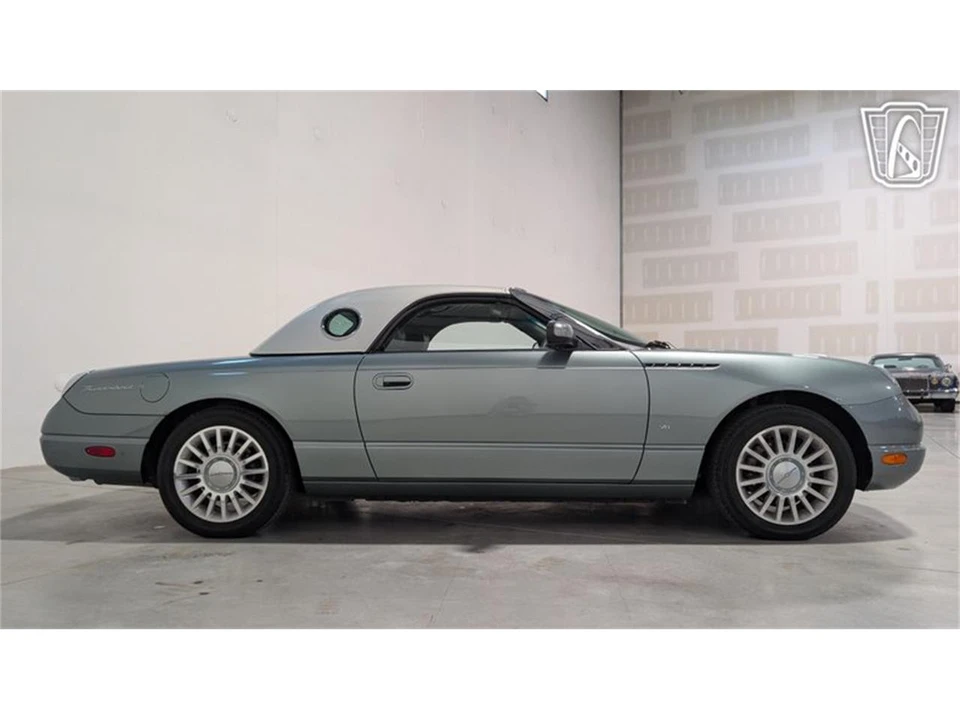 2004 Ford Thunderbird 11th Gen - Image 18 of 31