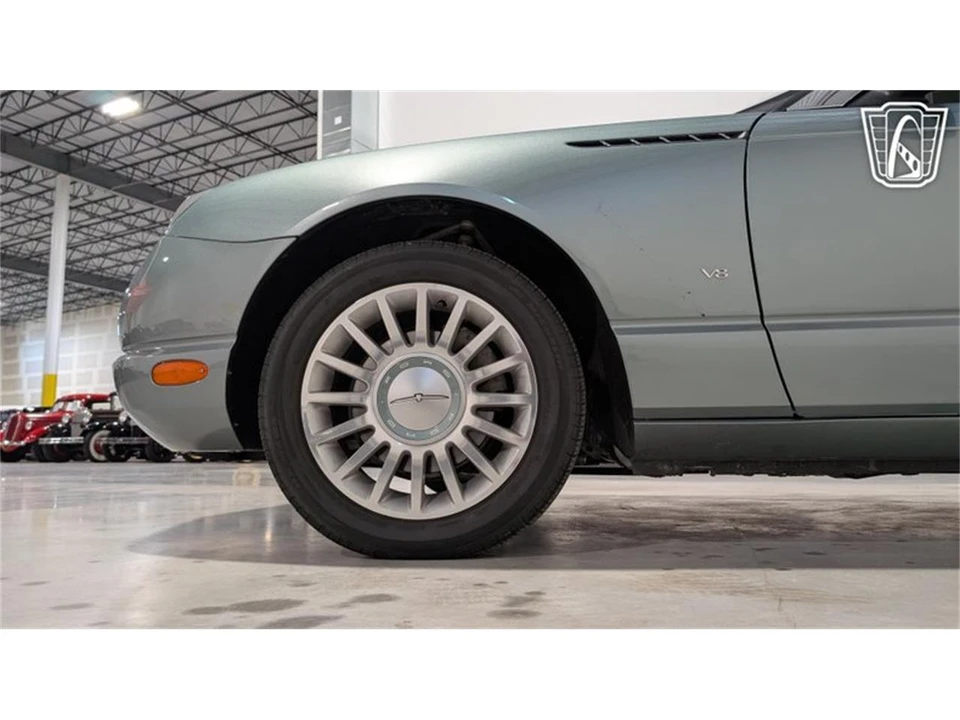 2004 Ford Thunderbird 11th Gen - Image 28 of 31