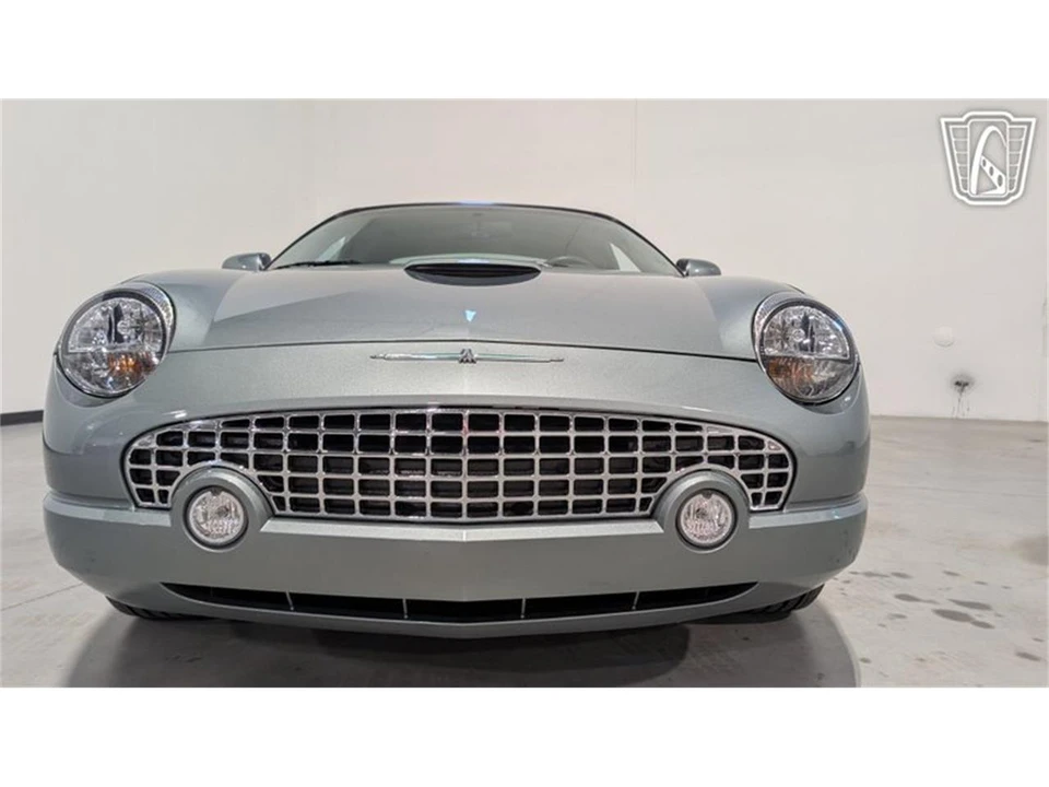 2004 Ford Thunderbird 11th Gen - Image 24 of 31