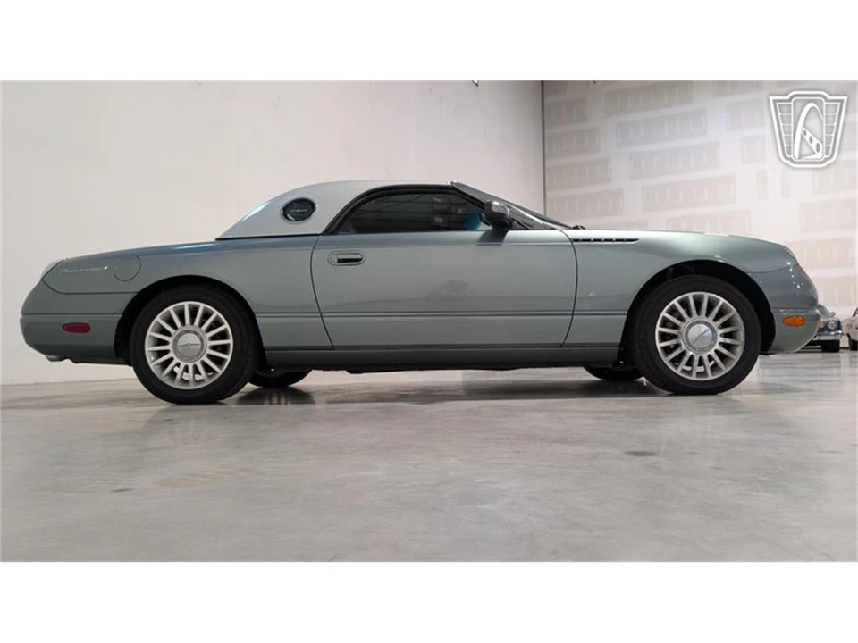 2004 Ford Thunderbird 11th Gen - Image 19 of 31