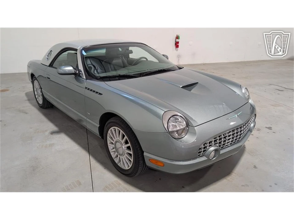 2004 Ford Thunderbird 11th Gen - Image 20 of 31