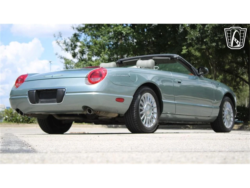 2004 Ford Thunderbird 11th Gen - Image 16 of 31