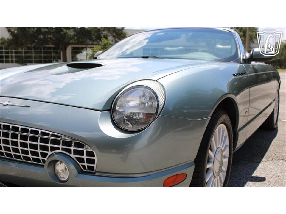 2004 Ford Thunderbird 11th Gen - Image 26 of 31