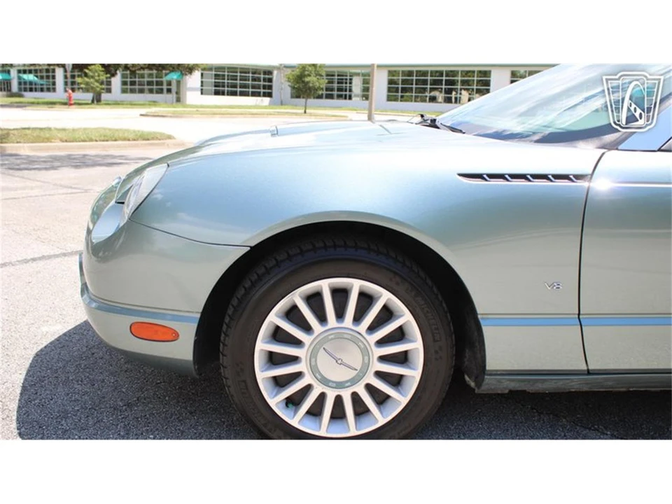 2004 Ford Thunderbird 11th Gen - Image 27 of 31