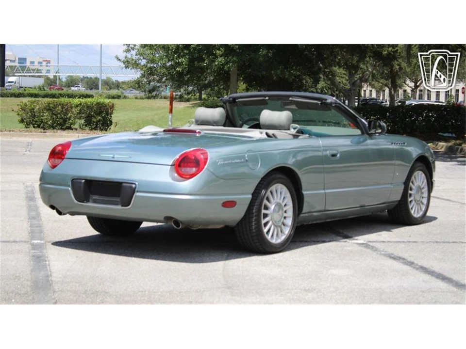 2004 Ford Thunderbird 11th Gen - Image 17 of 31