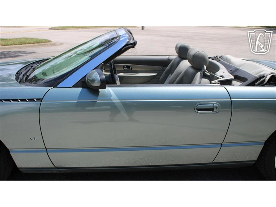 2004 Ford Thunderbird 11th Gen - Image 28 of 31