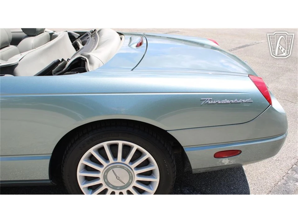 2004 Ford Thunderbird 11th Gen - Image 29 of 31