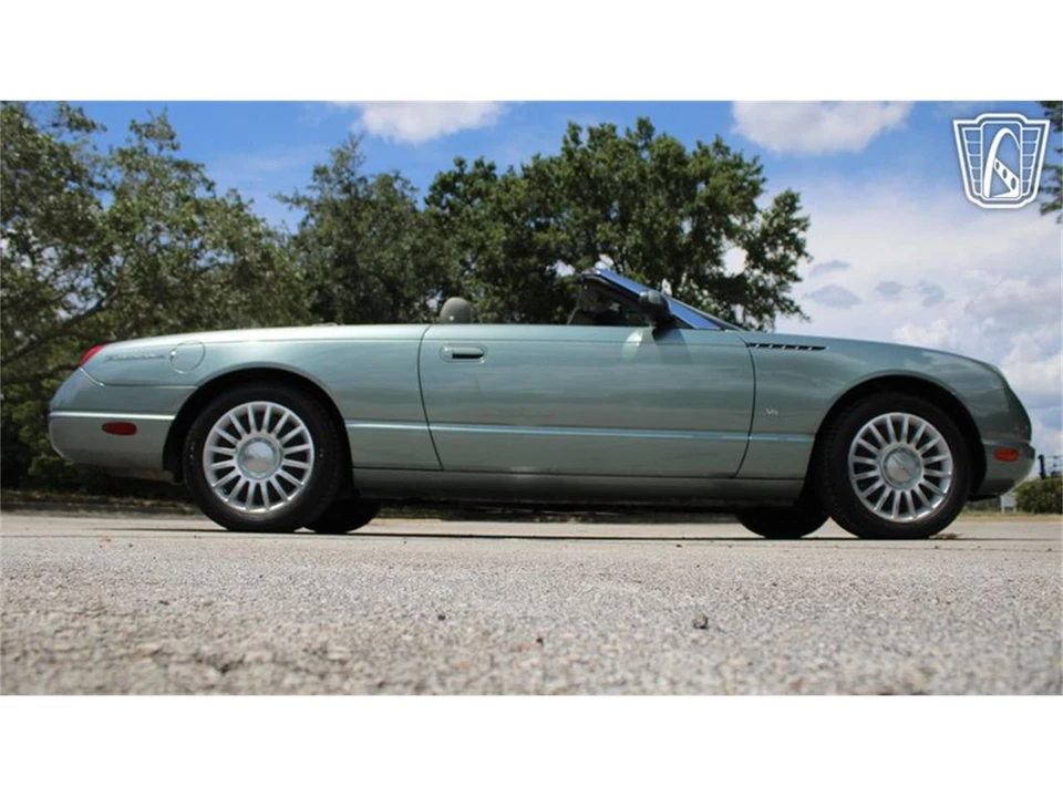 2004 Ford Thunderbird 11th Gen - Image 19 of 31