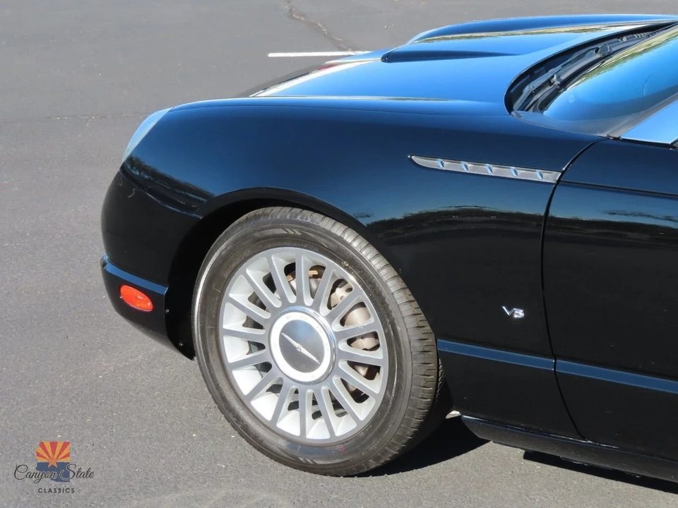 2004 Ford Thunderbird 11th Gen - Image 13 of 21