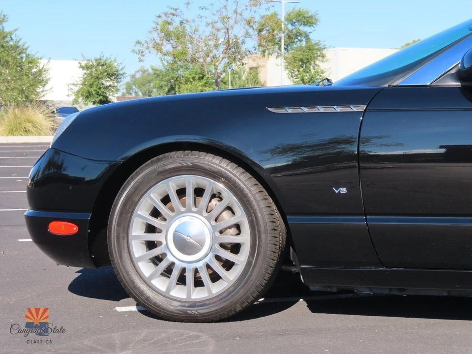 2004 Ford Thunderbird 11th Gen - Image 18 of 21