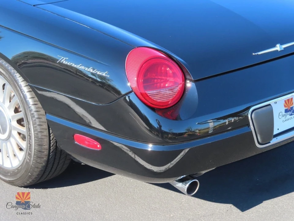 2004 Ford Thunderbird 11th Gen - Image 16 of 21