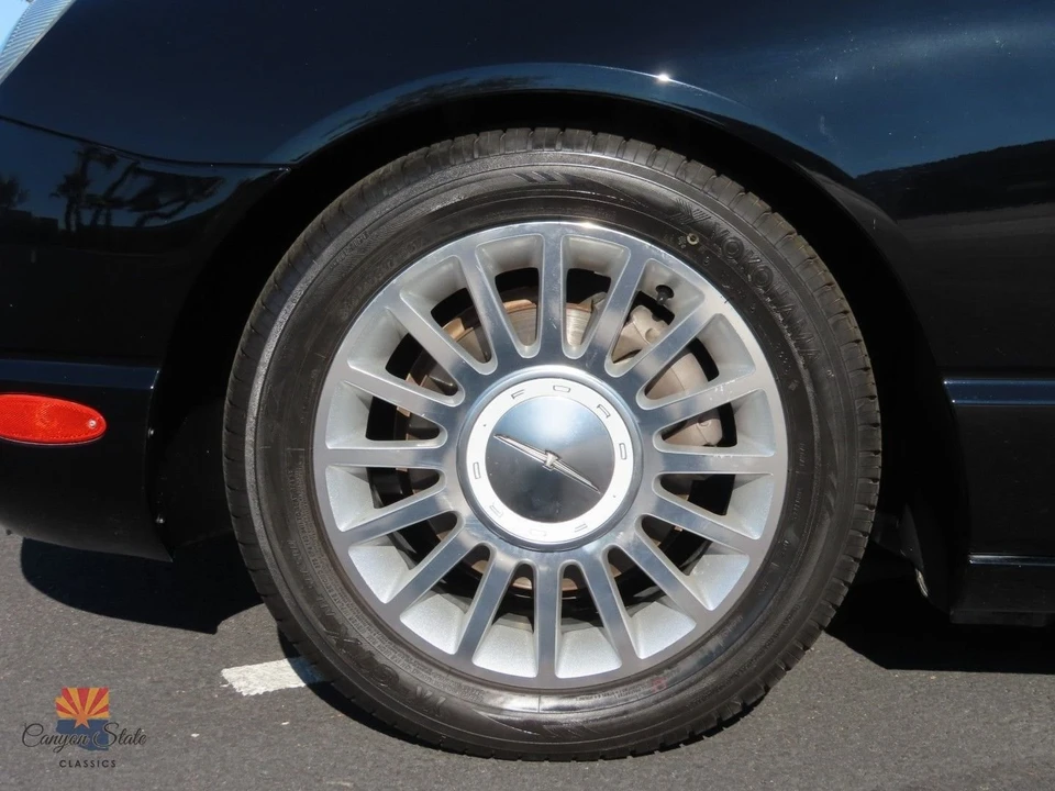 2004 Ford Thunderbird 11th Gen - Image 17 of 21