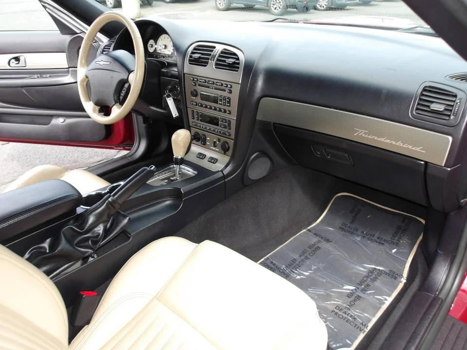 2004 Ford Thunderbird - Image 10 of 20