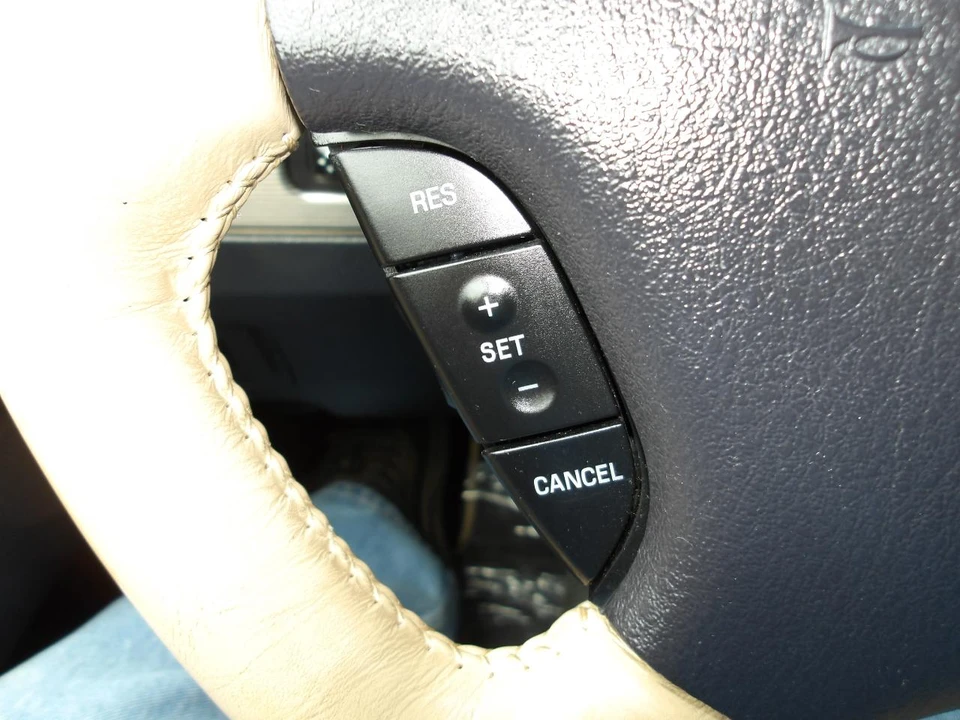 2004 Ford Thunderbird - Image 12 of 20